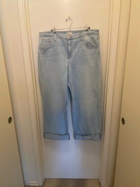 Kut from the Kloth Light Blue Boyfriend Jeans with Cuffed Hem